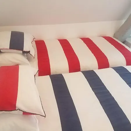 艾斯特里菲住宿加早餐旅馆 Isneauville