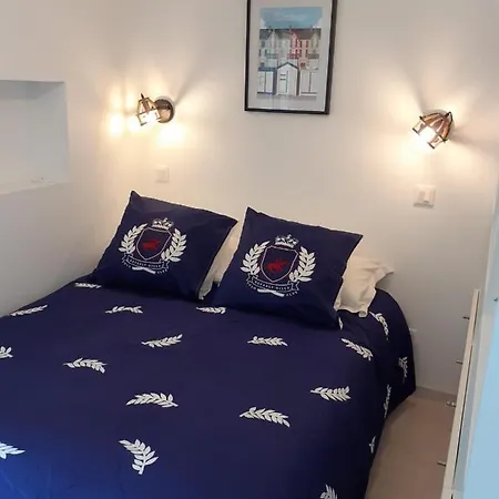 Manoir De L'as De Trefle לינה וארוחת בוקר *