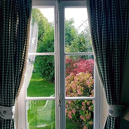 Manoir De L'as De Trefle Bed & Breakfast *