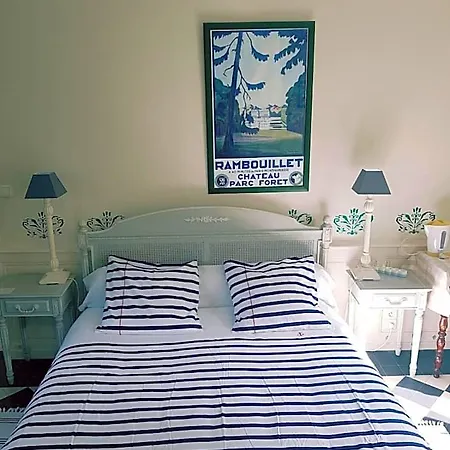 Manoir De L'as De Trefle Bed & Breakfast